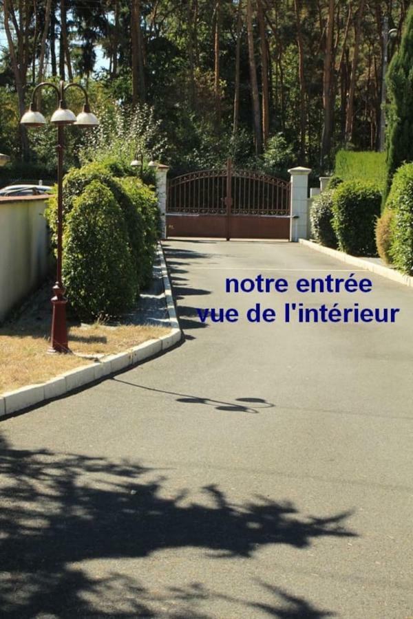 Logement entre Chambord et le zoo de Beauval Appartement Contres  Buitenkant foto